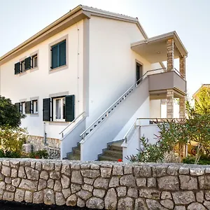 Anton Apartment
